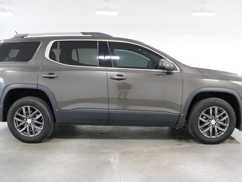 Used 2019 GMC Acadia SLT AWD/4WD image 9