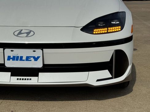 New 2025 Hyundai Ioniq 6 SE image 8