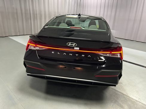 New 2026 Hyundai Elantra Sport FWD image 6