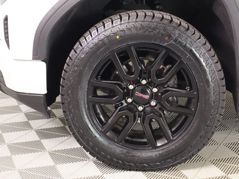 Used 2024 GMC Sierra 1500 Pro w/ Graphite Edition AWD/4WD image 16