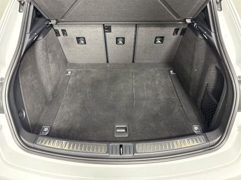 Certified 2023 Porsche Macan Turbo image 21