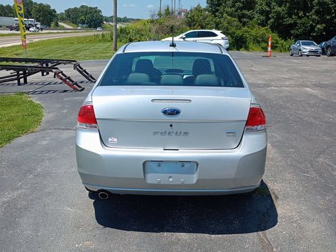 Used 2009 Ford Focus SEL FWD image 4