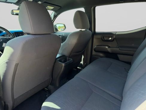 Used 2019 Toyota Tacoma TRD Off-Road AWD/4WD image 27