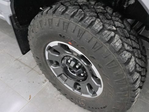 Used 2024 Ford F250 Lariat w/ Tremor Off-Road Package image 3