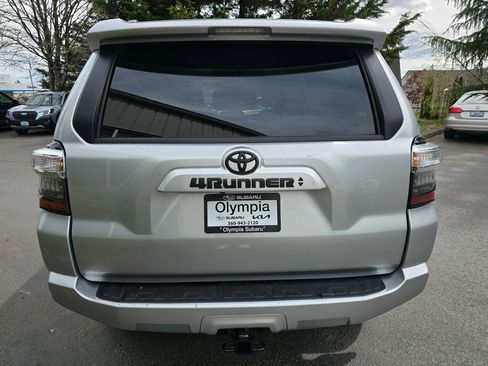 Used 2022 Toyota 4Runner SR5 image 5