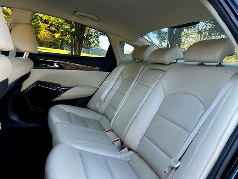 Used 2019 Kia Cadenza Premium image 20