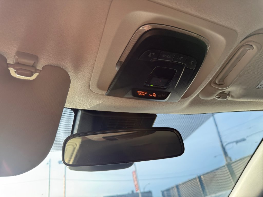 Used 2025 Toyota Corolla LE FWD image 39
