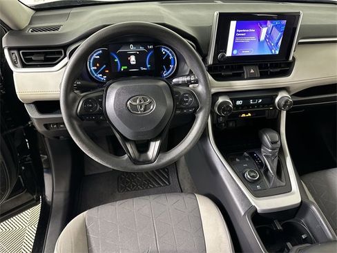 Used 2023 Toyota RAV4 XLE image 21