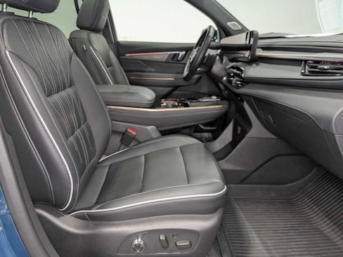 Certified 2025 Buick Enclave Avenir w/ Super Cruise Package image 44