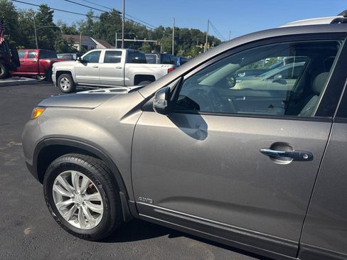 Used 2011 Kia Sorento LX w/ Convenience Pkg AWD/4WD image 4
