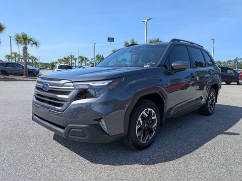 Certified 2025 Subaru Forester Premium AWD/4WD image 8