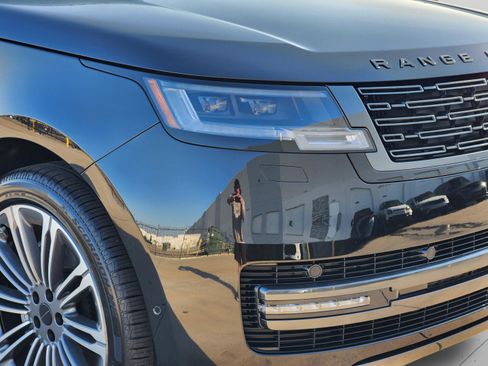 New 2026 Land Rover Range Rover Long Wheelbase SE image 8