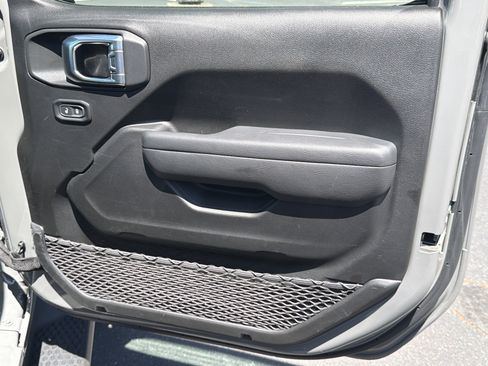 Used 2022 Jeep Wrangler Unlimited Sport image 17