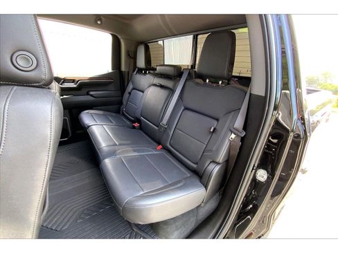 Used 2024 Chevrolet Silverado 1500 LT Trail Boss w/ LT Trail Boss Premium Package AWD/4WD image 24