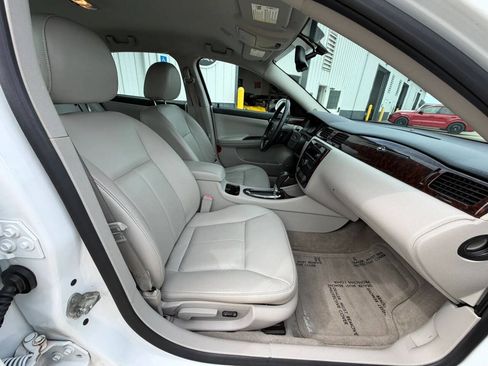 Used 2012 Chevrolet Impala LTZ FWD image 12