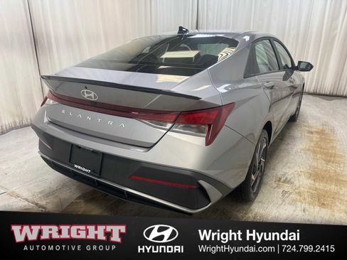 Certified 2025 Hyundai Elantra Sport FWD image 6