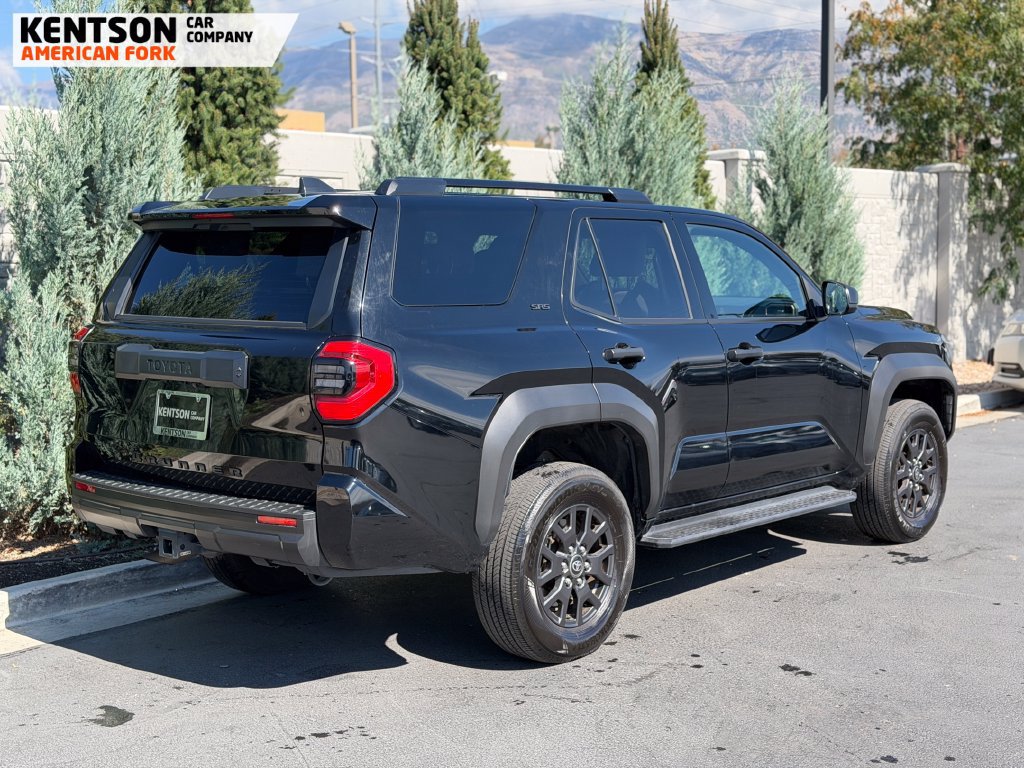 Used 2025 Toyota 4Runner SR5 AWD/4WD image 8