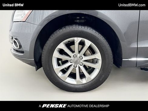 Used 2016 Audi Q5 2.0T Premium Plus w/ Technology Package AWD/4WD image 2