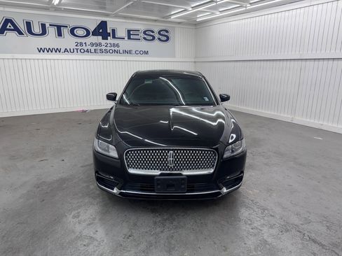 Used 2017 Lincoln Continental Select image 2