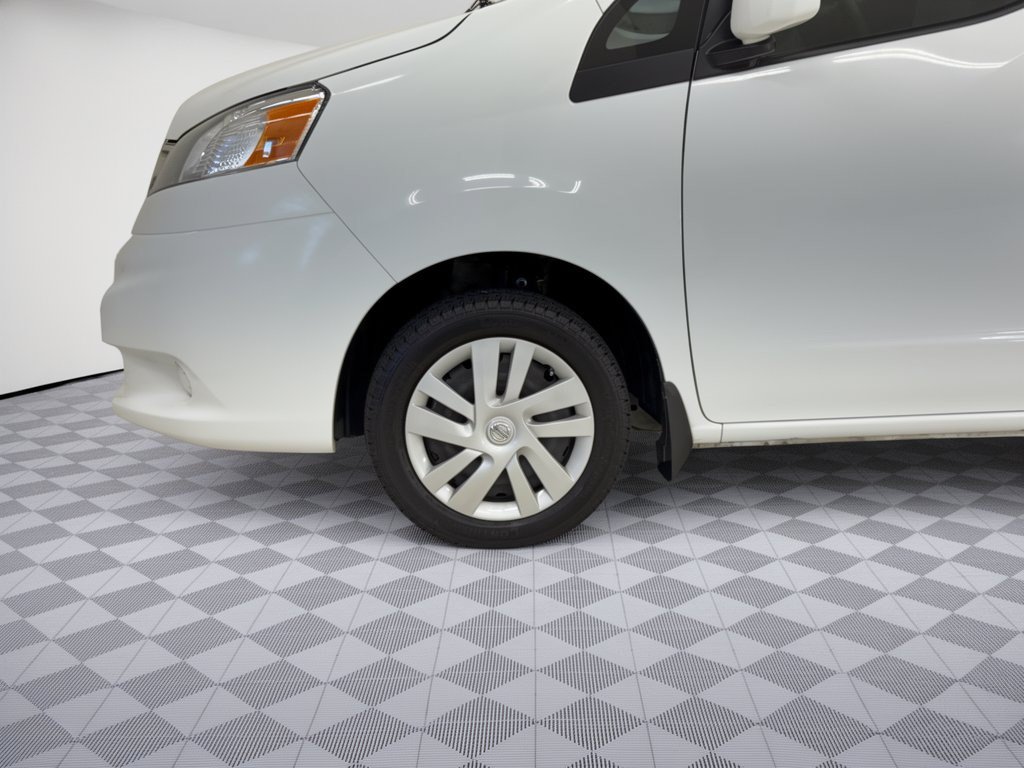 Used 2015 Nissan NV200 SV w/ Exterior Appearance Package FWD image 13