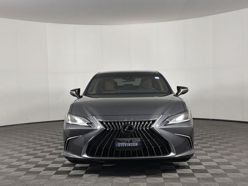 Used 2022 Lexus ES 350 w/ Luxury Package image 2