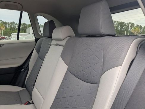 Used 2022 Toyota RAV4 XLE FWD image 27