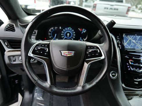 Used 2020 Cadillac Escalade Platinum image 18