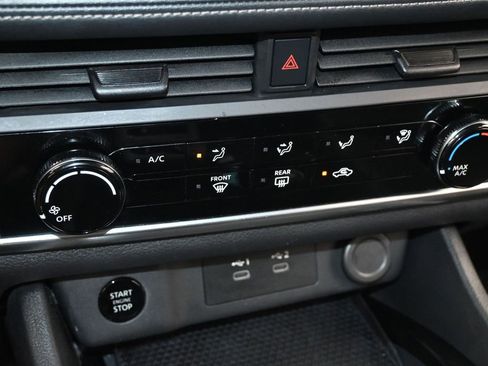 Used 2024 Nissan Rogue S image 20