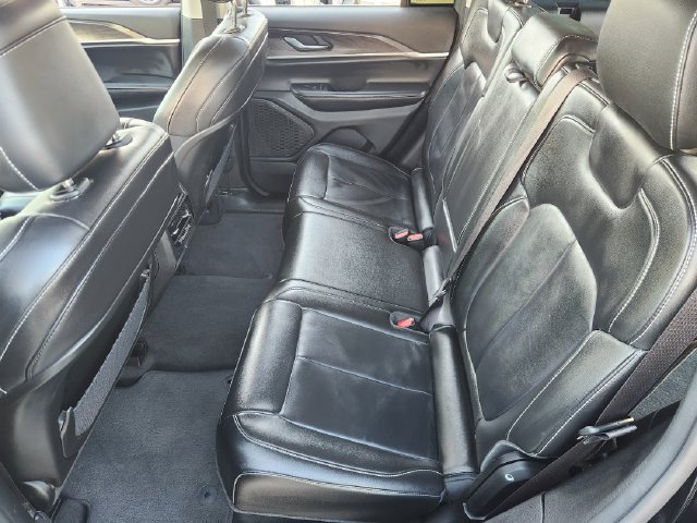 Used 2023 Jeep Grand Cherokee Limited RWD image 23