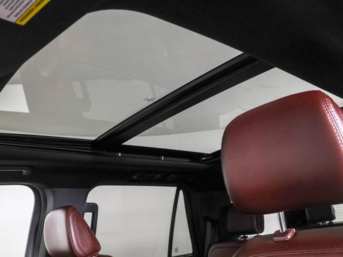 Used 2023 Ford Expedition Limited image 33