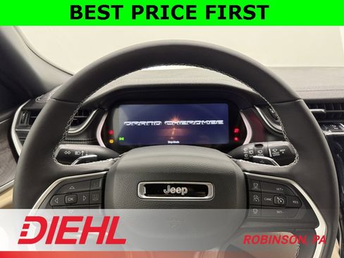 New 2025 Jeep Grand Cherokee Limited w/ Black Appearance Package image 26
