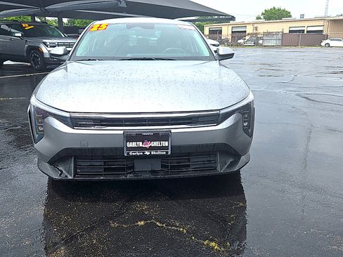 Used 2025 Kia K4 FWD image 3