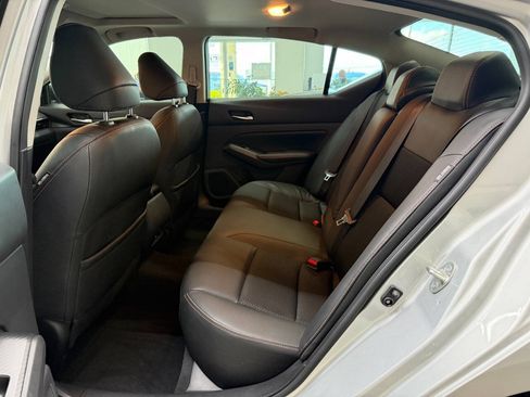 Used 2021 Nissan Altima 2.5 SR w/ SR Premium Package FWD image 13