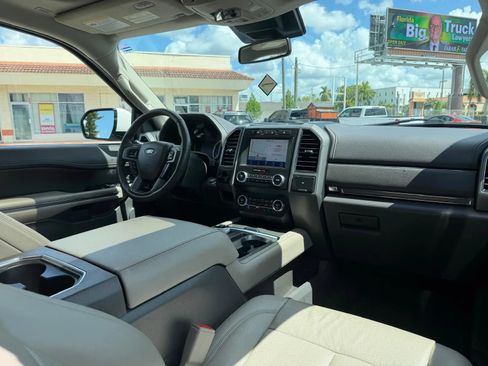 Used 2020 Ford Expedition Max XLT w/ Equipment Group 202A AWD/4WD image 28