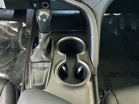 Used 2023 Toyota Camry SE FWD image 21