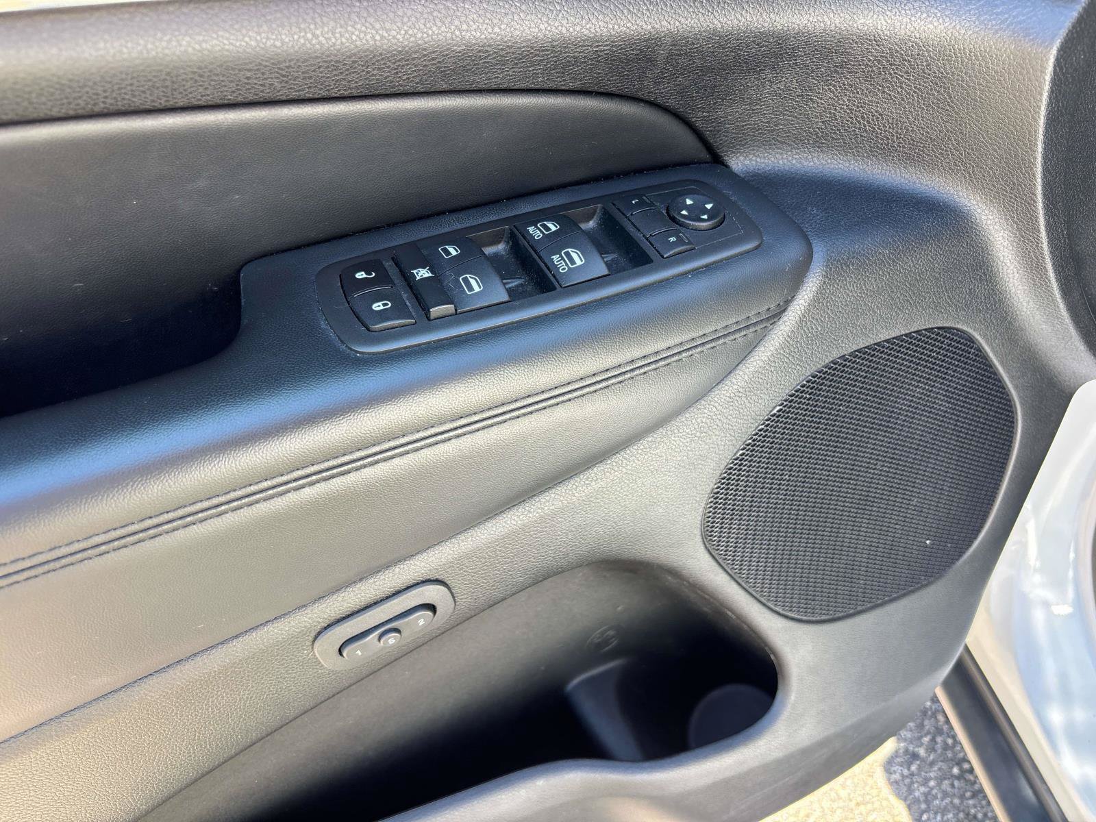 Used 2022 Jeep Grand Cherokee Limited AWD/4WD image 12