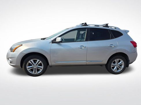 Used 2013 Nissan Rogue SV FWD image 4