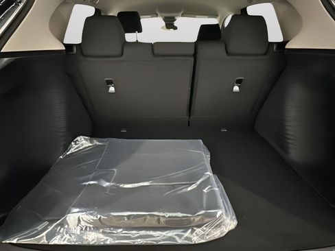 New 2026 Honda HR-V LX image 16