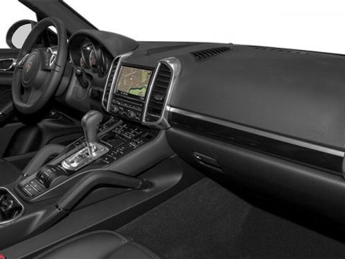 Used 2014 Porsche Cayenne S image 18