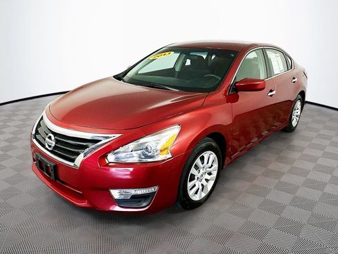 Used 2013 Nissan Altima 2.5 S FWD image 5