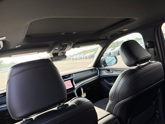 New 2026 Jeep Grand Cherokee Altitude AWD/4WD image 9
