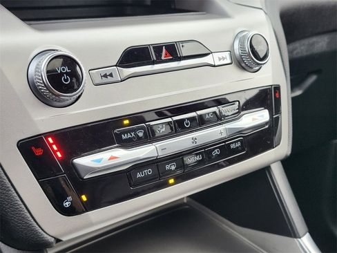 Certified 2022 Ford Explorer XLT w/ Equipment Group 202A image 24