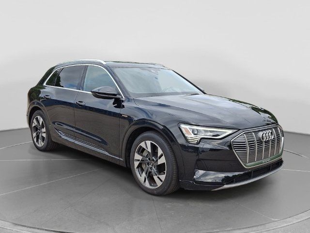 Used 2023 Audi e-tron Premium AWD/4WD image 1