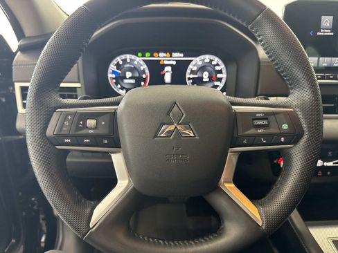 Used 2023 Mitsubishi Outlander SEL FWD image 29