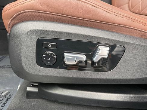 Certified 2023 BMW X6 xDrive40i w/ Executive Package image 34