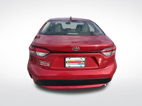 Used 2021 Toyota Corolla LE image 4
