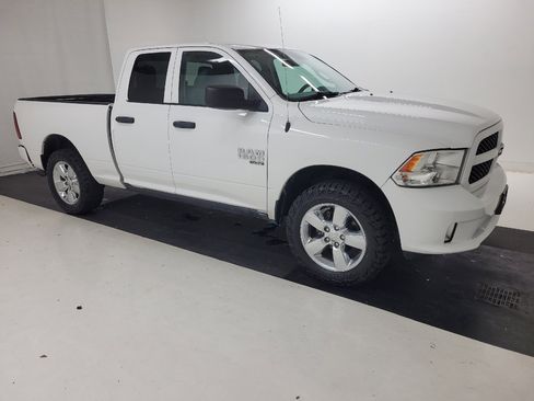 Used 2018 RAM 1500 Express w/ Express Value Package AWD/4WD image 11
