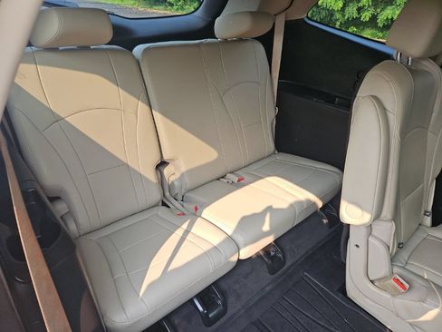 Used 2020 Buick Enclave Essence w/ LPO, Luxury Package AWD/4WD image 31