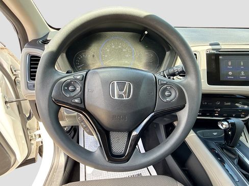 Used 2018 Honda HR-V EX image 36