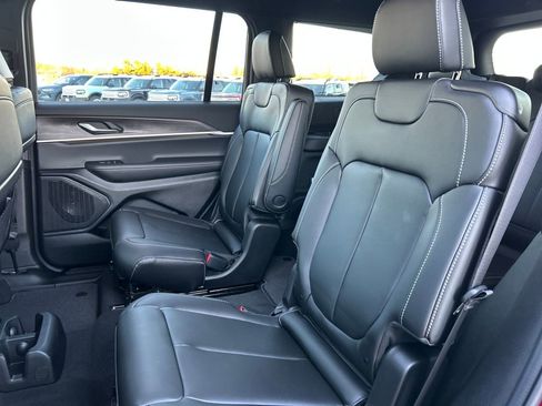 New 2025 Jeep Grand Cherokee L Limited w/ Trailer Tow Package image 17